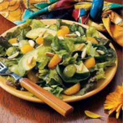 salada de laranja-abacate jogou