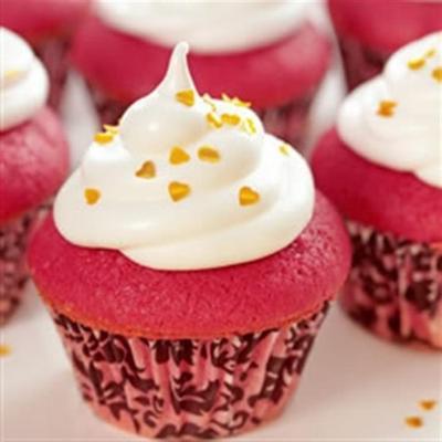 mini cupcakes de veludo vermelho com cobertura de merengue italiano