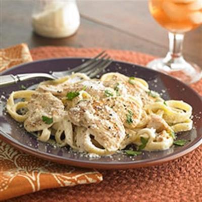 fettuccine alfredo com frango