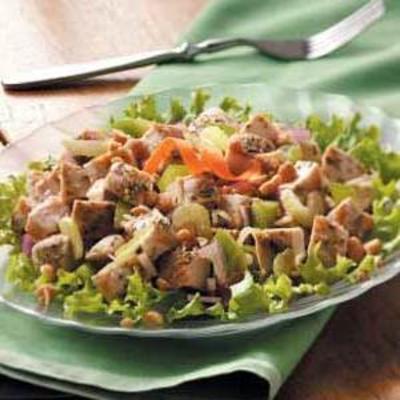 salada de peru ao lado da grelha