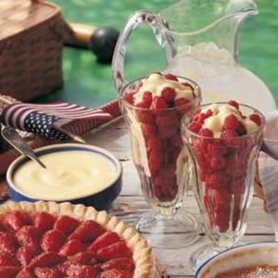 framboesas com creme de creme de leite