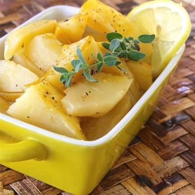 Batatas assadas à limão de estilo grego