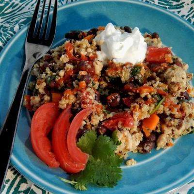 cenoura, tomate e espinafre quinoa pilaf com peru de chão