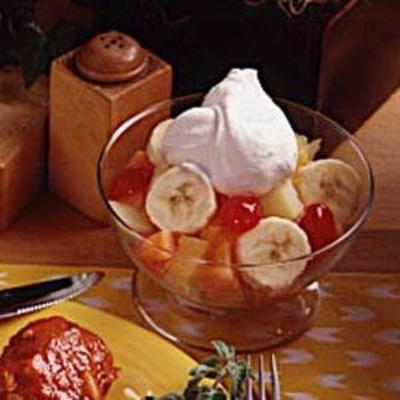 sobremesa de frutas e creme