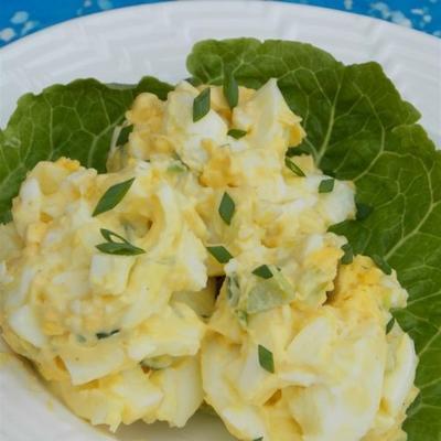uma salada de ovo saudável