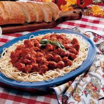 espaguete com salsicha de peru caseiro