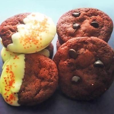 biscoitos de chocolate vermelho de veludo