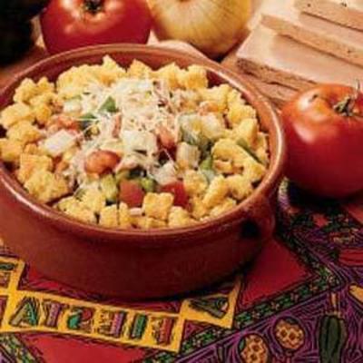 salada de pão de milho festivo