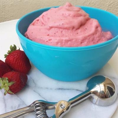 iogurte congelado de morango fácil e delicioso