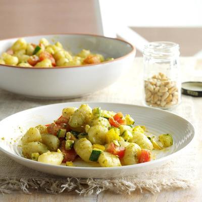 nhoque com molho pesto