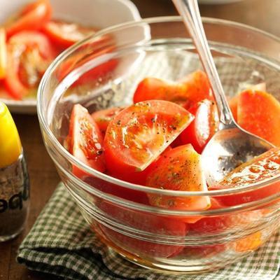 fatias de tomate festivo