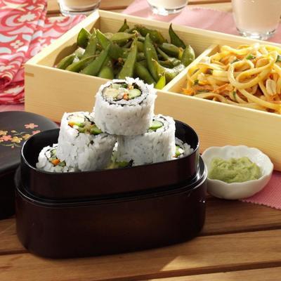 rolos de sushi vegetariano