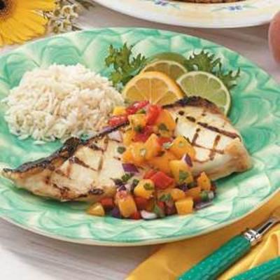alabote com salsa de pêssego picante