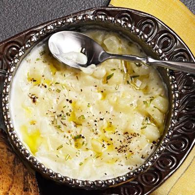 sopa de batata com ervas