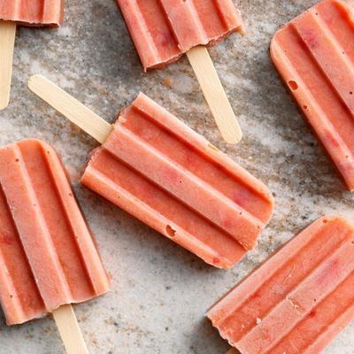 gelo de morango e ruibarbo aparece