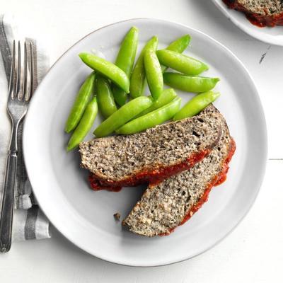 bolo de carne de cogumelo cozido lentamente