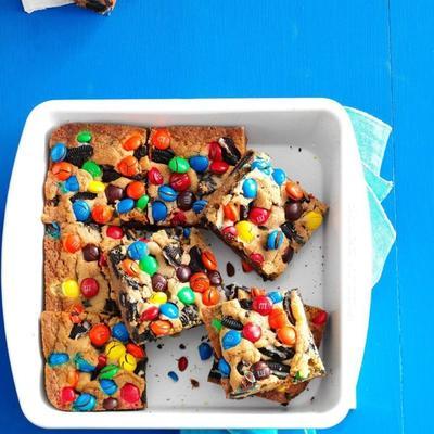 barras de cookie oreo carregadas de mandm