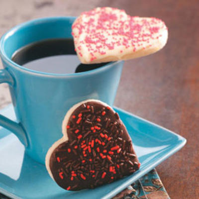 bolinhos de coração com gotas de chocolate