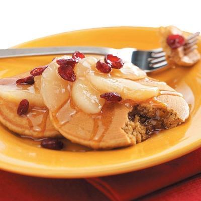 panquecas de gengibre com cobertura de maçã-berry