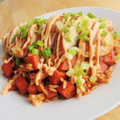 Peito de frango veado coreano de troy com arroz frito kimchee