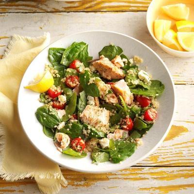 salada de salmão mediterrânica
