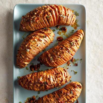 feriado de batata doce recheado hasselbacks