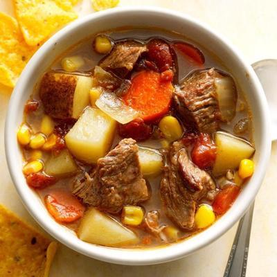 sopa de carne mexicana cozida lentamente