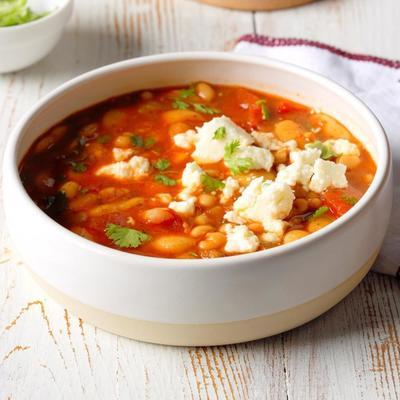 Sopa de feijão mexicana de 10 minutos