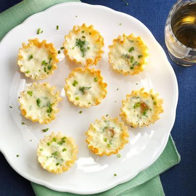 mini-quiches de alho e ervas