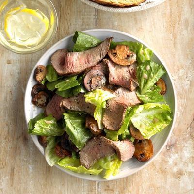 salada de carne e cogumelos