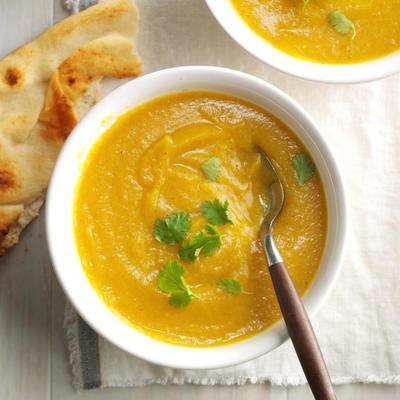 sopa de pakora cremosa de couve-flor
