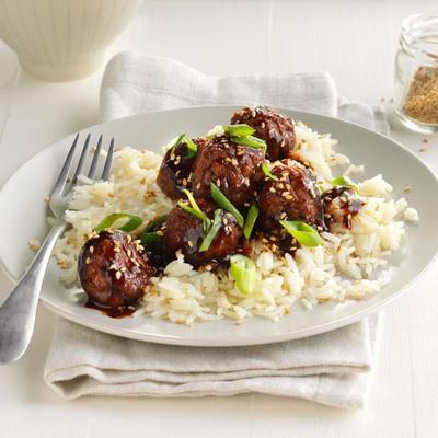 http://www.chewoutloud.com/2015/02/19/easy-asian-glazed-meatballs/