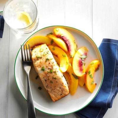 salmão grelhado com molho de nectarina