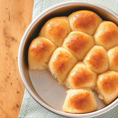 rolos de fermento de queijo cheddar