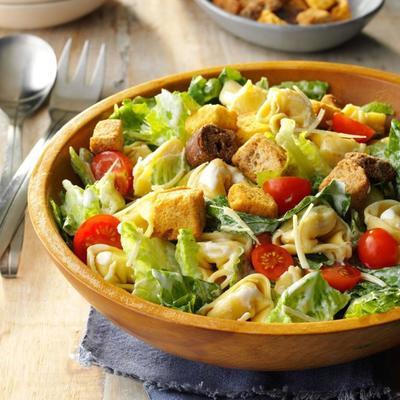 salada caesar tortellini