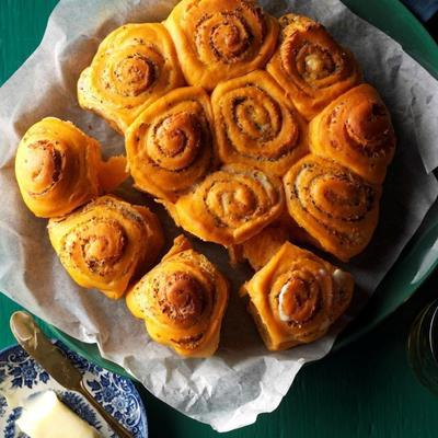 rodapés de tomate e manjericão de queijo