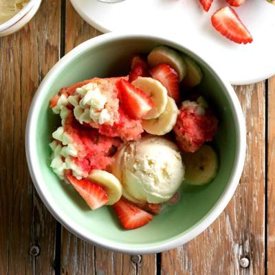 morango-manjericão e banana bolo de pudim de chocolate branco