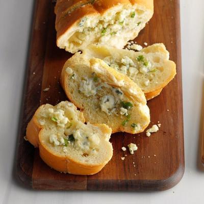pão de alho com queijo azul
