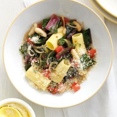 rigatoni com acelga, feijão canelone e tomate