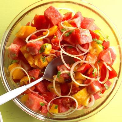 herança de tomate e salada de melancia com molho de manga mel