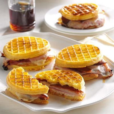 sanduíches de waffle monte cristo