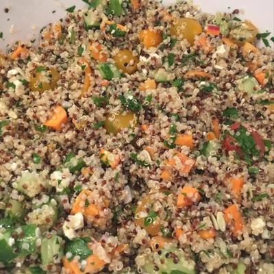 salada de quinoa com inhame assado