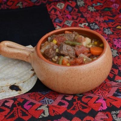carne mexicana e ensopado de legumes