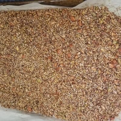quinoa e aveia de corte de aço granola crocante