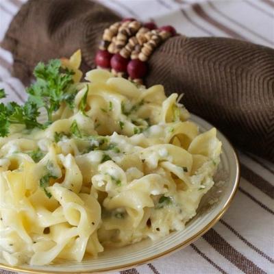 mock sou boreg (macarrão e queijo armênio)