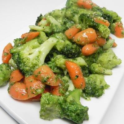 brócolis e cenoura frite
