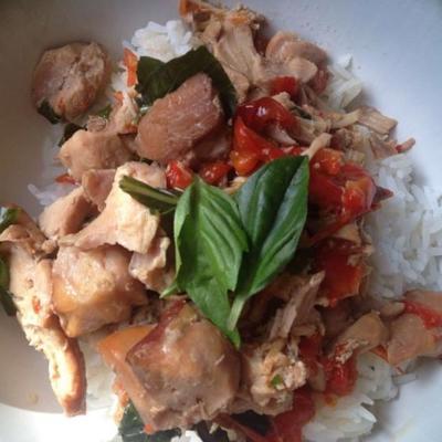frango tailandês fácil fogão lento com manjericão