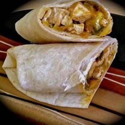 Burrito de tofu vegano estilo fajita