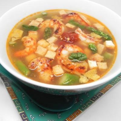 sopa de camarão e tofu