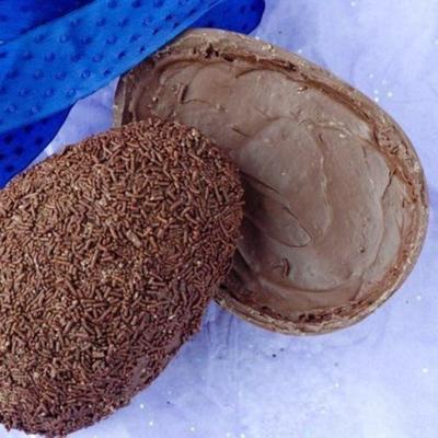 ovo de páscoa de chocolate recheado com brigadeiro